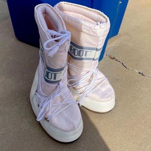 Moon boots